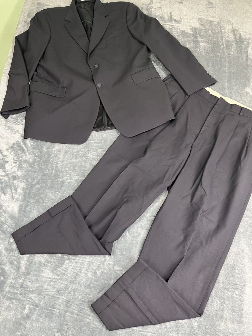 Brooks Brothers Navy Mens 2-Piece Suit 44R & 38R